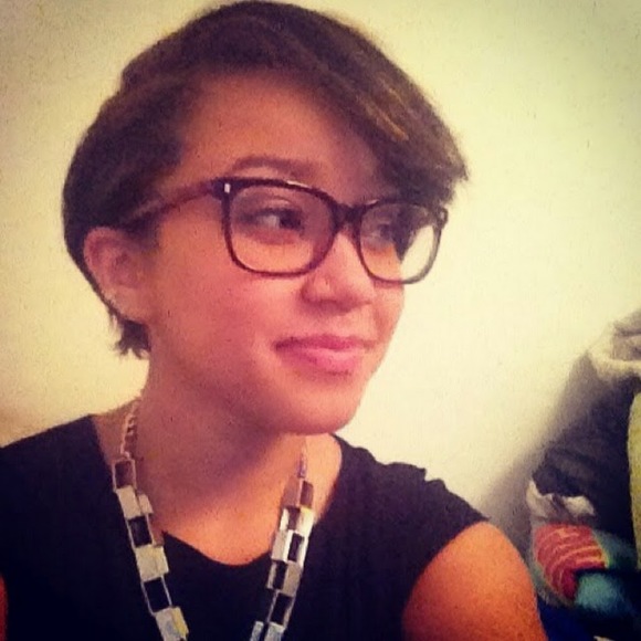 Meet your Posher, Sierra - Picture 1 of 1